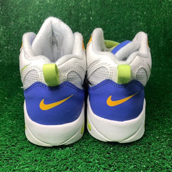 Nike Air Max Speed Turf Boys Size 4Y White Athletic Shoes Sneakers DR9869-100 - Picture 3 of 9